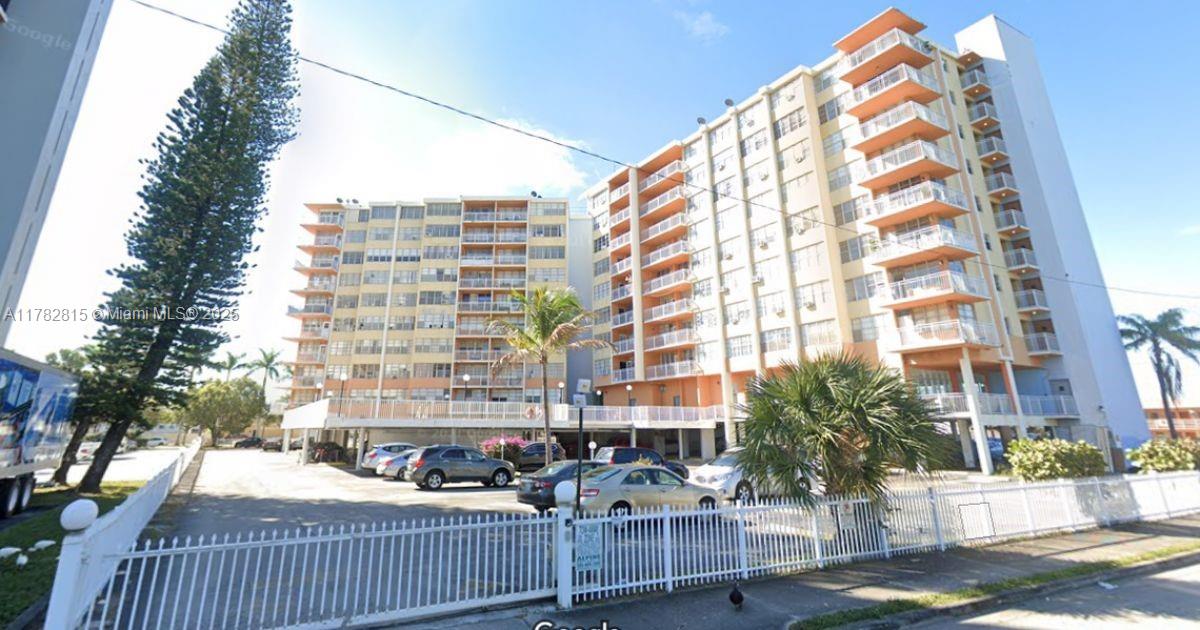 Rental Property at 2025 Ne 164th St 307, North Miami Beach, Miami-Dade County, Florida - Bedrooms: 1 
Bathrooms: 2  - $1,650 MO.