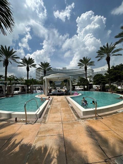 FONTAINEBLEAU II CONDO - Residential