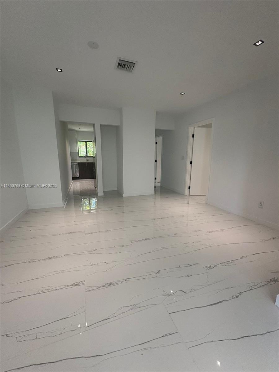 BAY HARBOUR ISLAND - Residential Lease