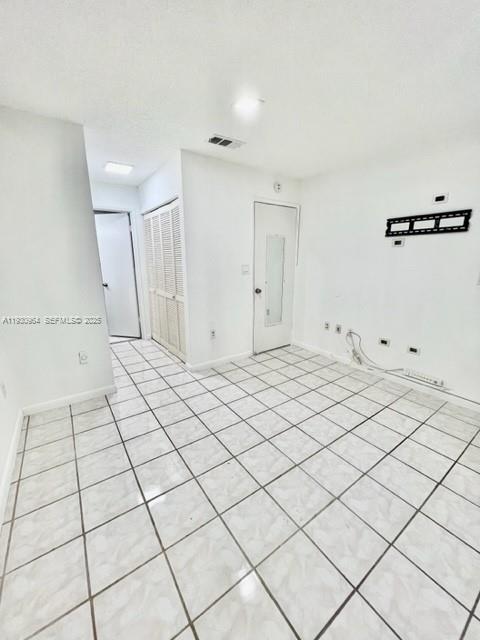 HIGHLANDS AT KENDALL LKS - Residential Lease