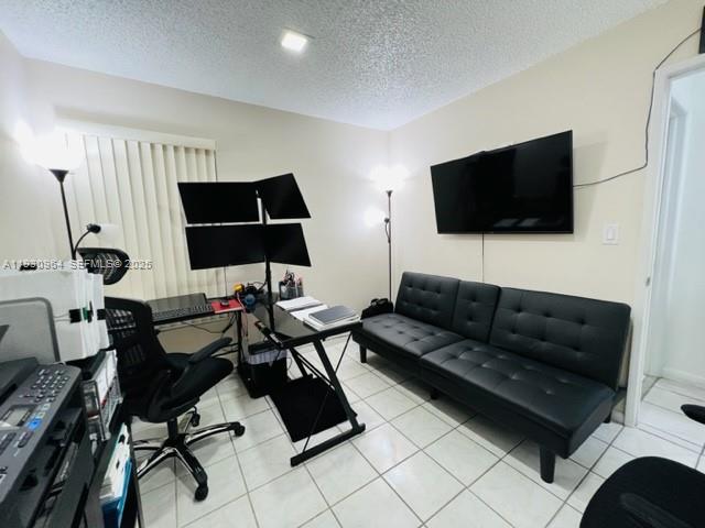 HIGHLANDS AT KENDALL LKS - Residential Lease