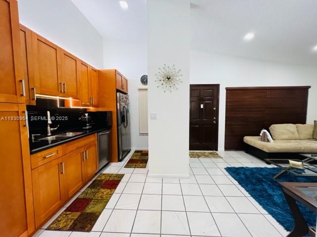 HIGHLANDS AT KENDALL LKS - Residential Lease