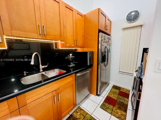 HIGHLANDS AT KENDALL LKS - Residential Lease