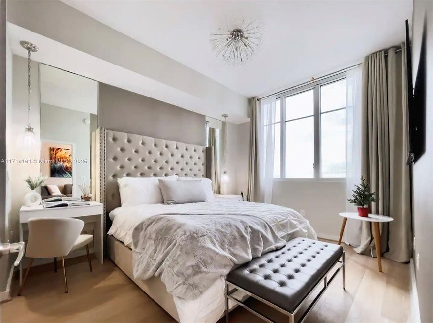 Beautiful penthouse condo, fully furnished and ready to be your home. Minimum 30-day rentals.
Off-season: $5,000/month
High season: $8,500/month