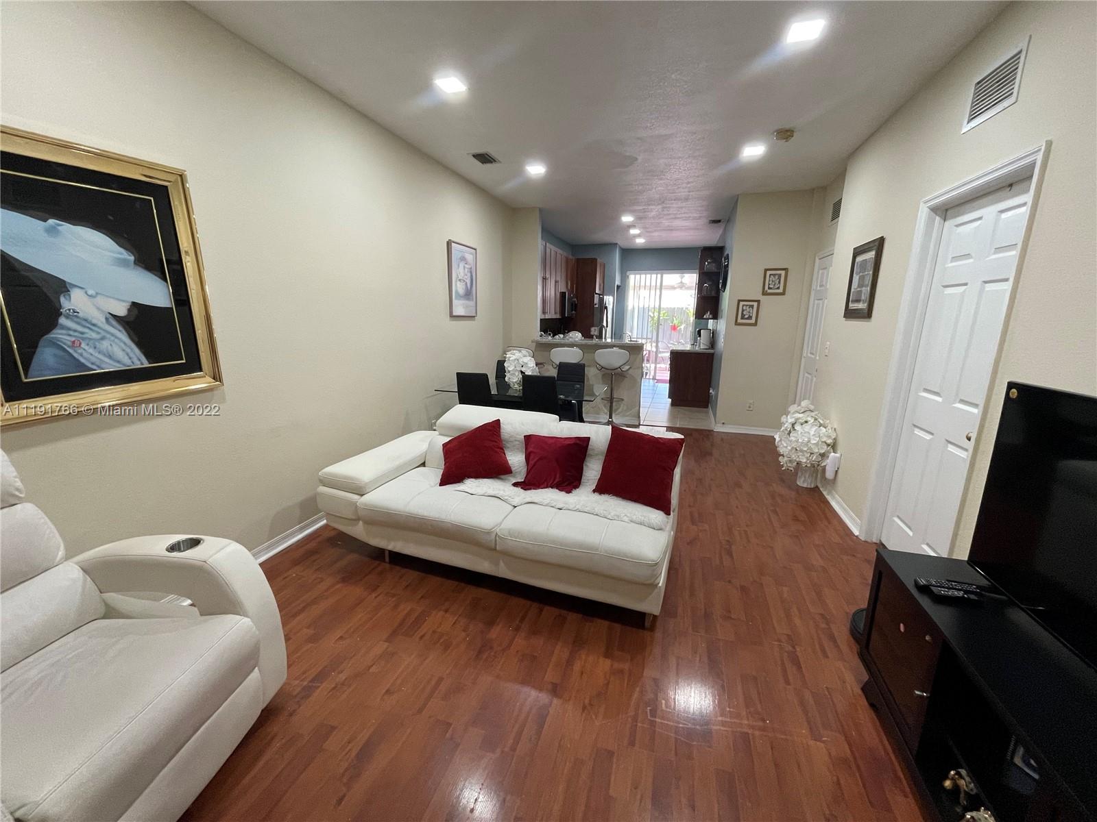 MOWRY VILLAS - Residential