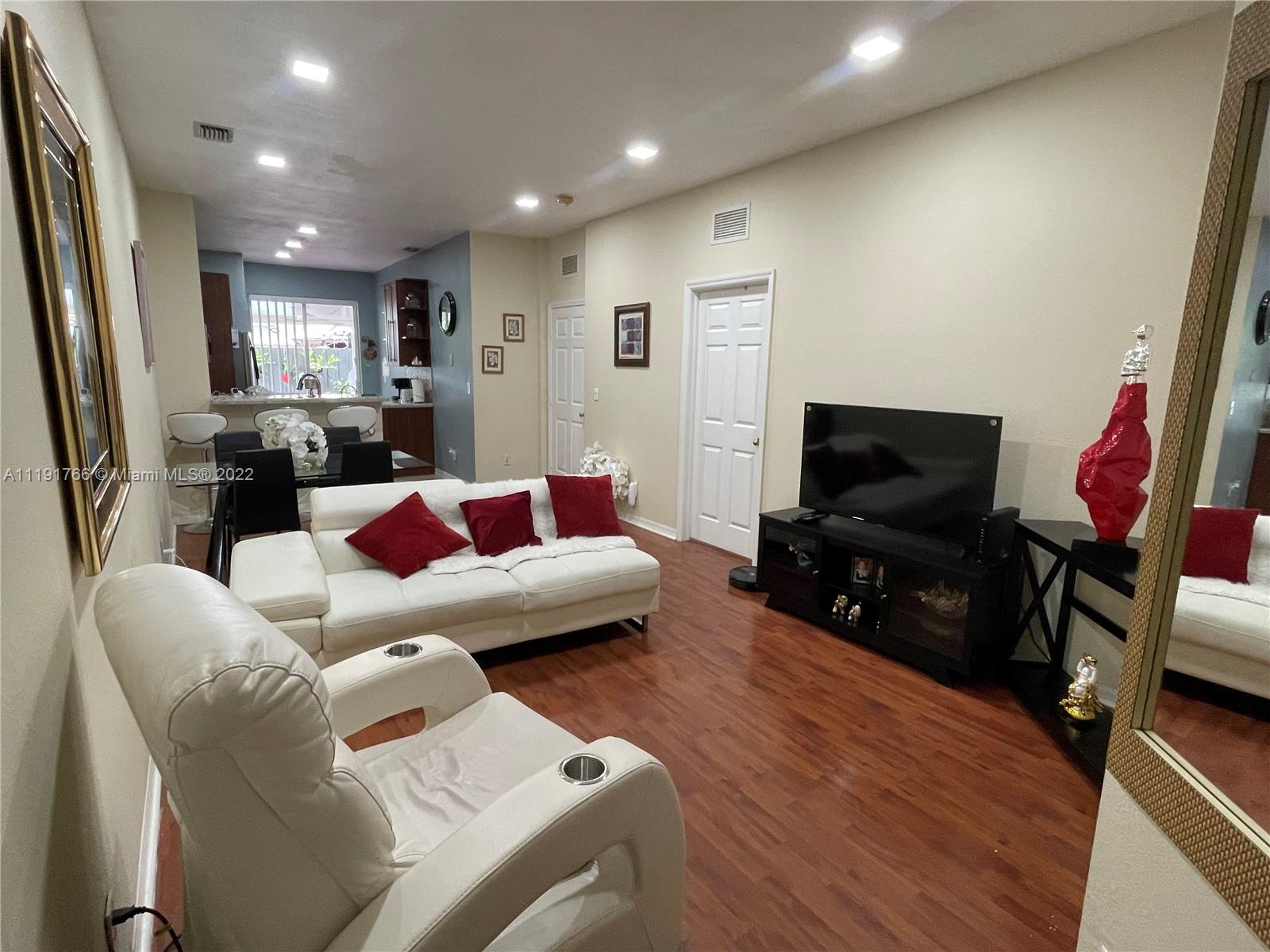 MOWRY VILLAS - Residential