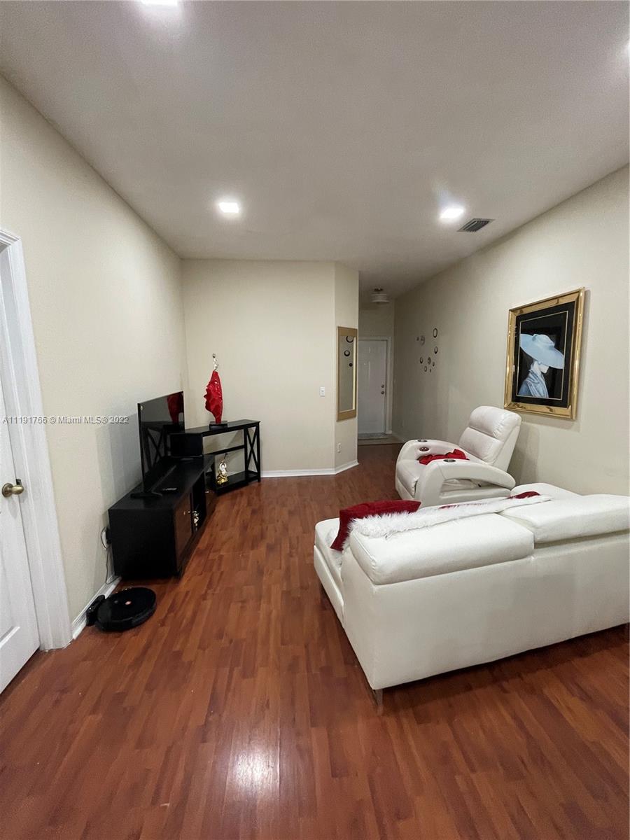 MOWRY VILLAS - Residential