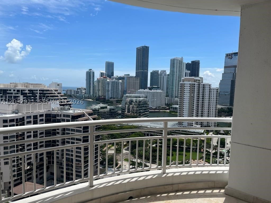 848 Brickell Key Dr 2303