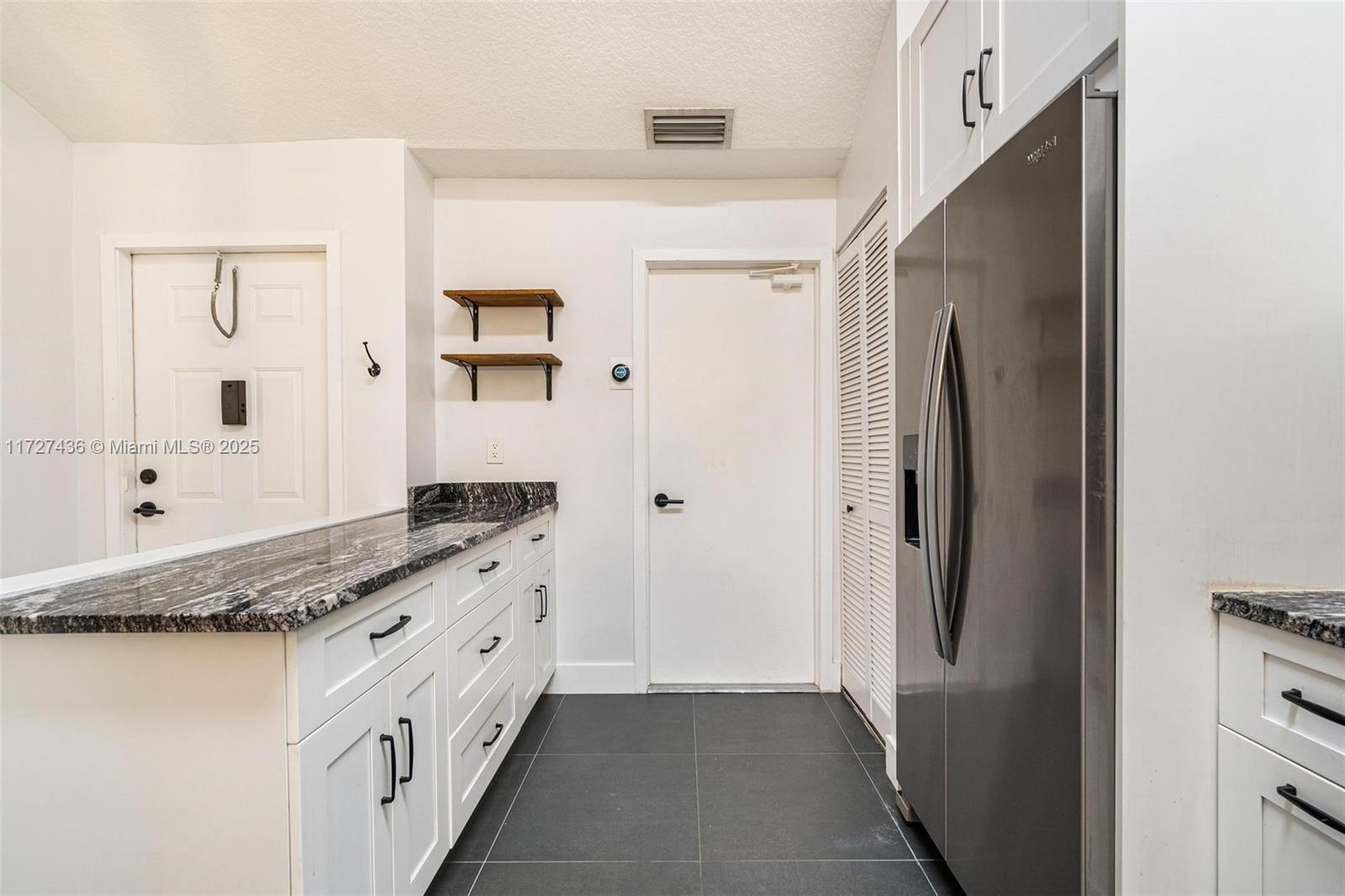 WINDWOOD UNIT I - Residential Lease