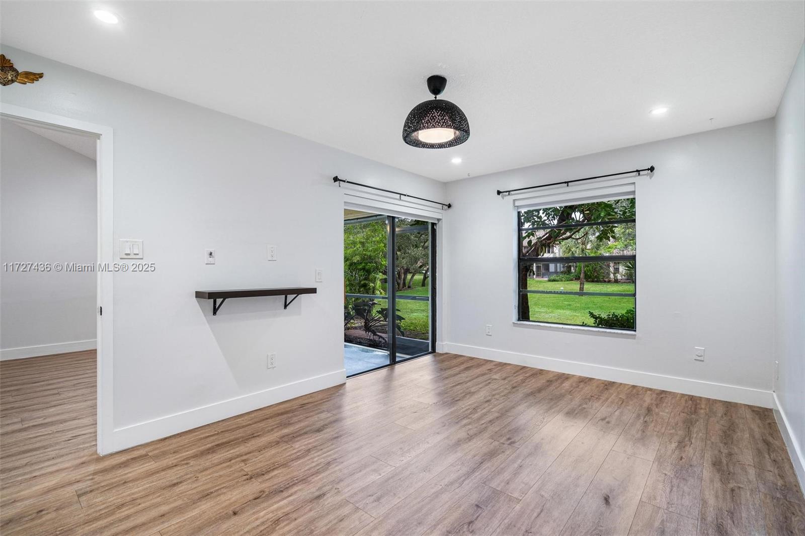 WINDWOOD UNIT I - Residential Lease