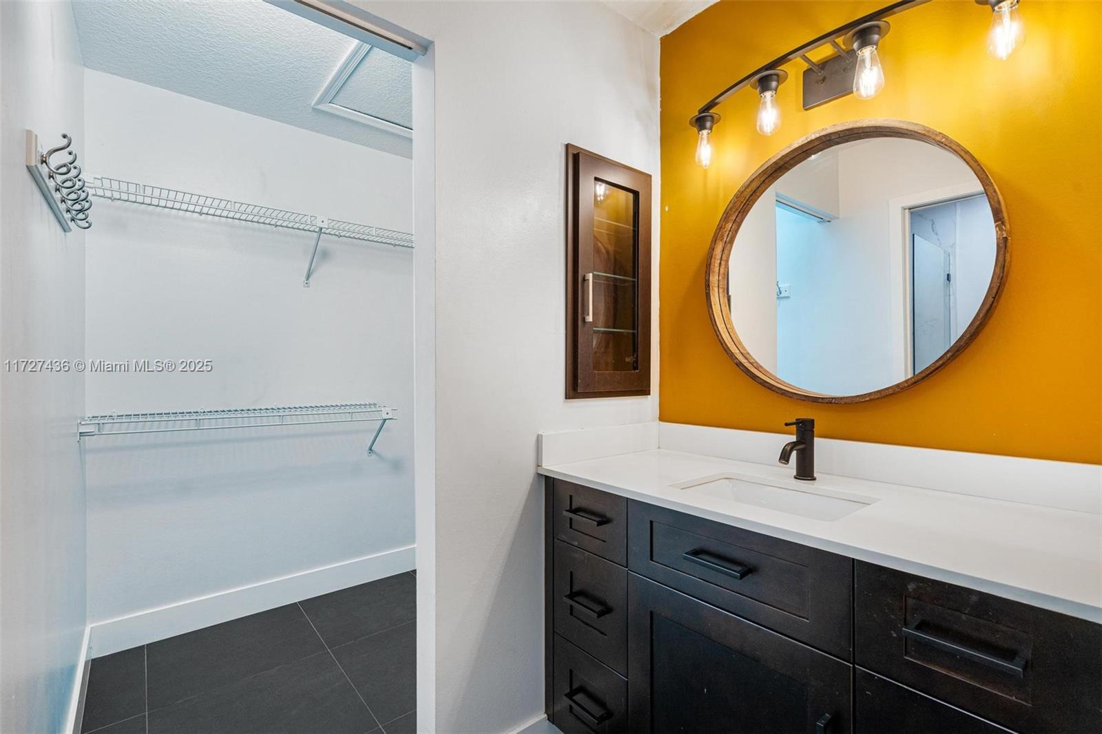 WINDWOOD UNIT I - Residential Lease