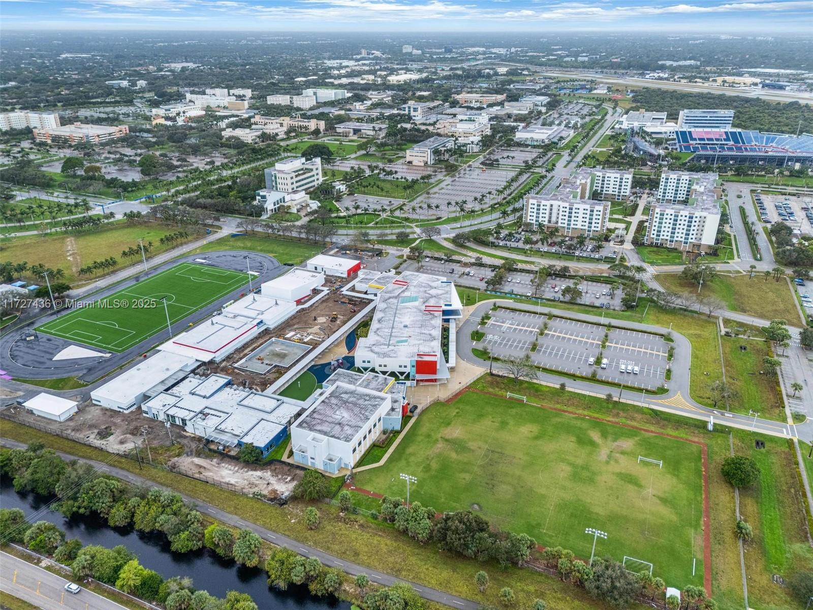 WINDWOOD UNIT I - Residential Lease