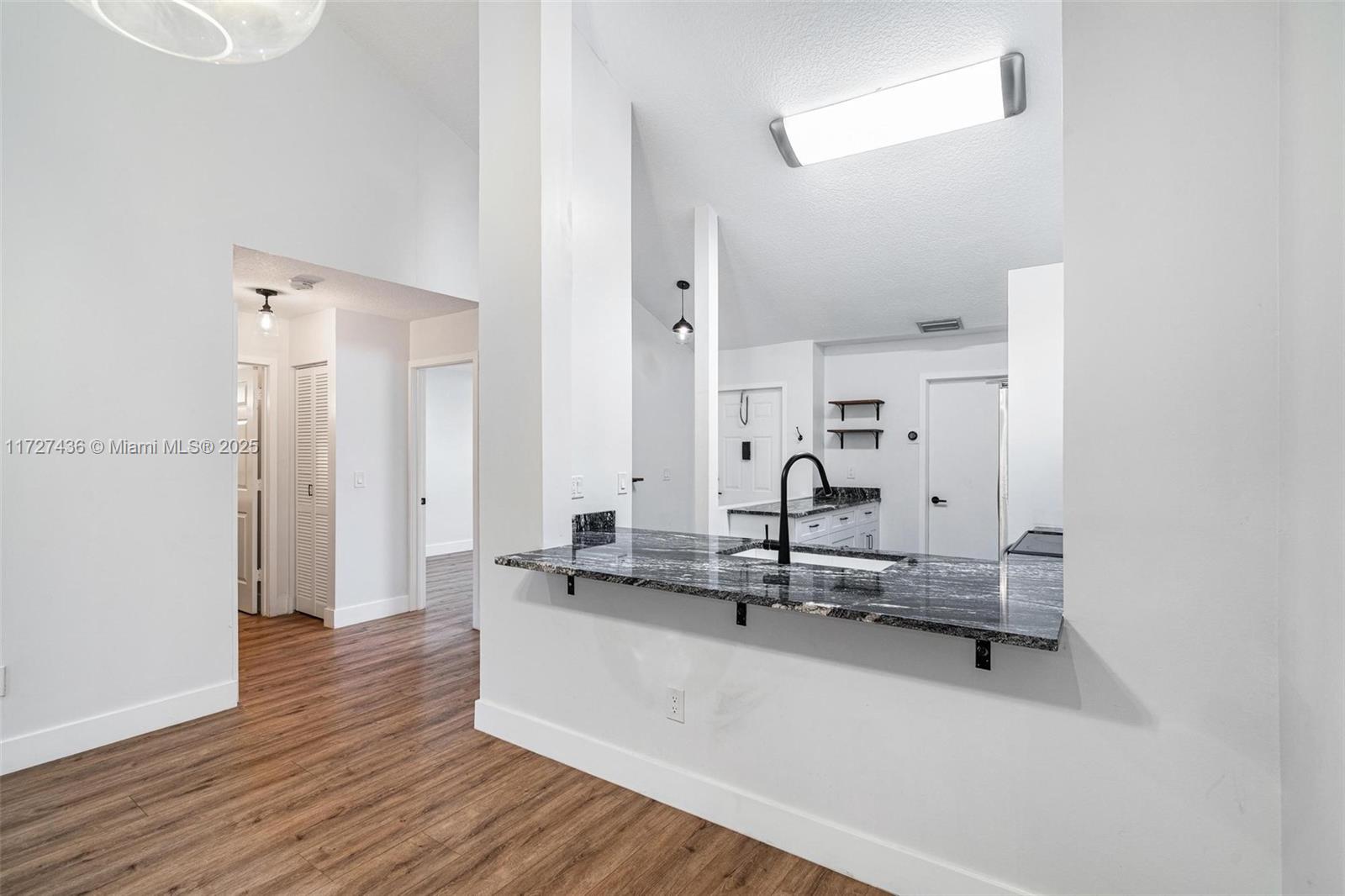 WINDWOOD UNIT I - Residential Lease