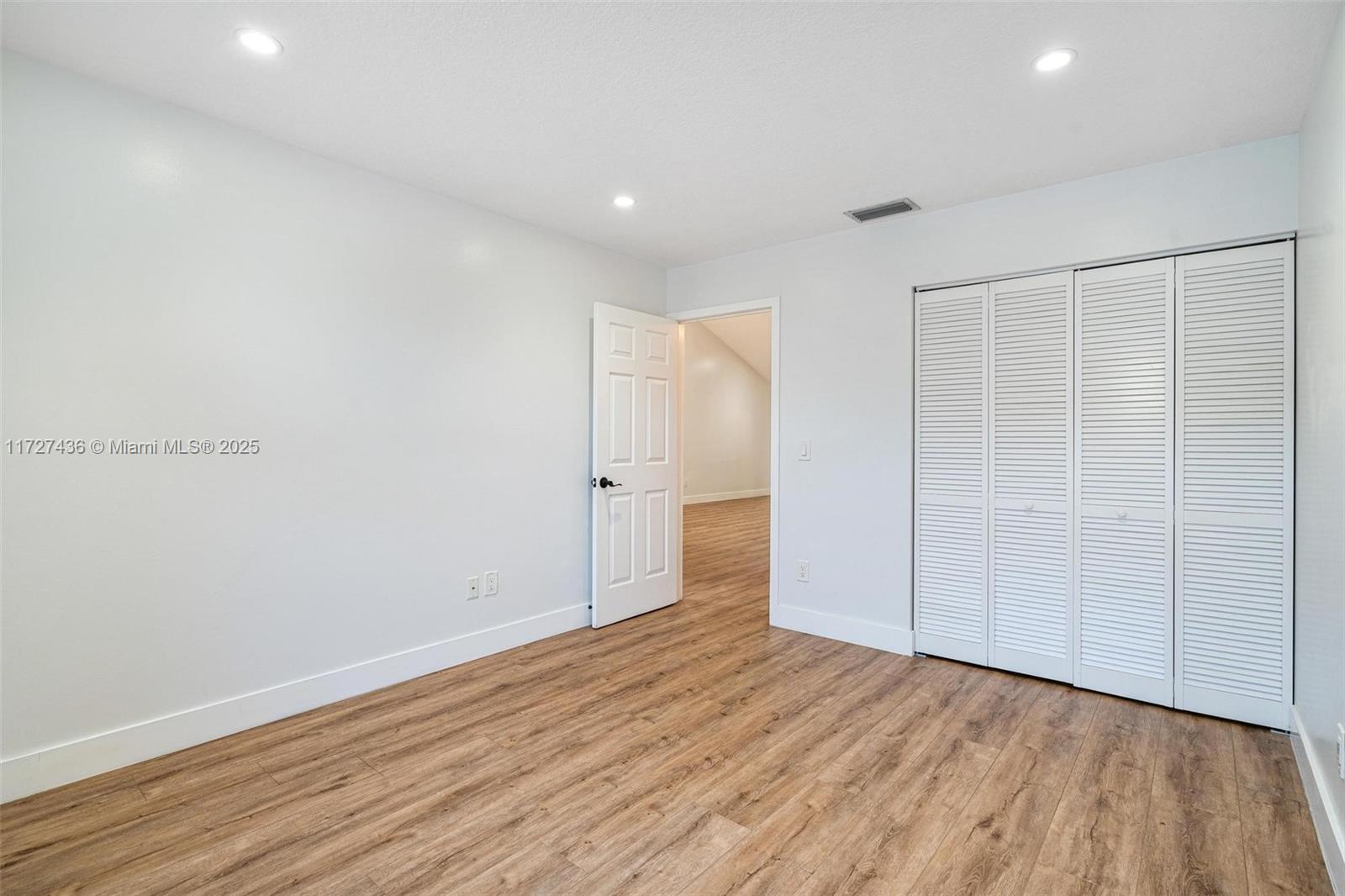 WINDWOOD UNIT I - Residential Lease