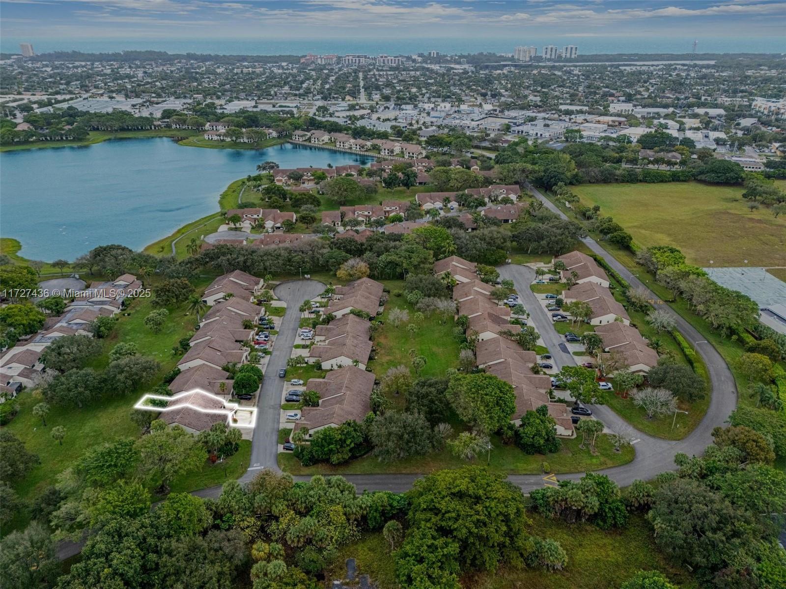 WINDWOOD UNIT I - Residential Lease