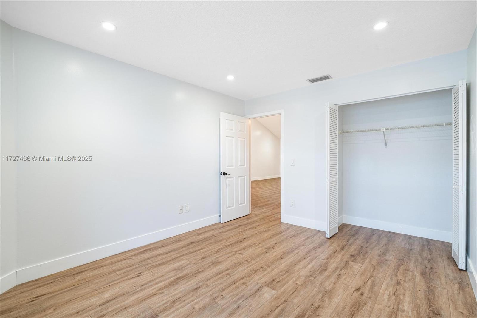 WINDWOOD UNIT I - Residential Lease