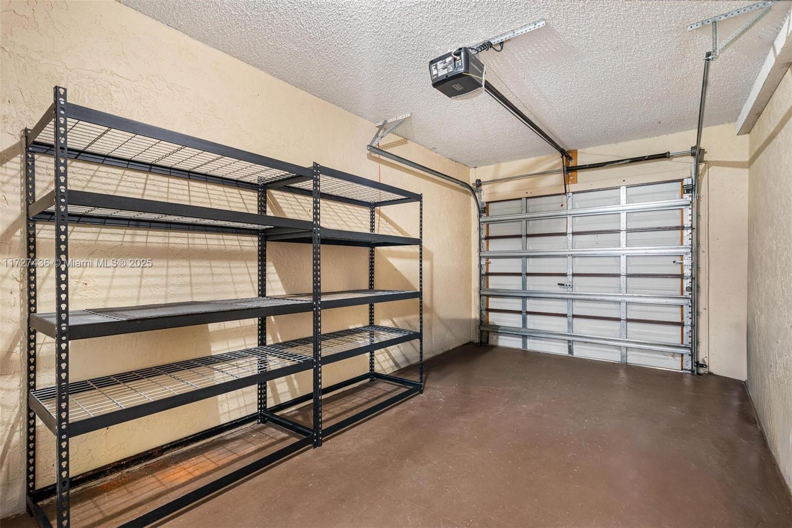 WINDWOOD UNIT I - Residential Lease