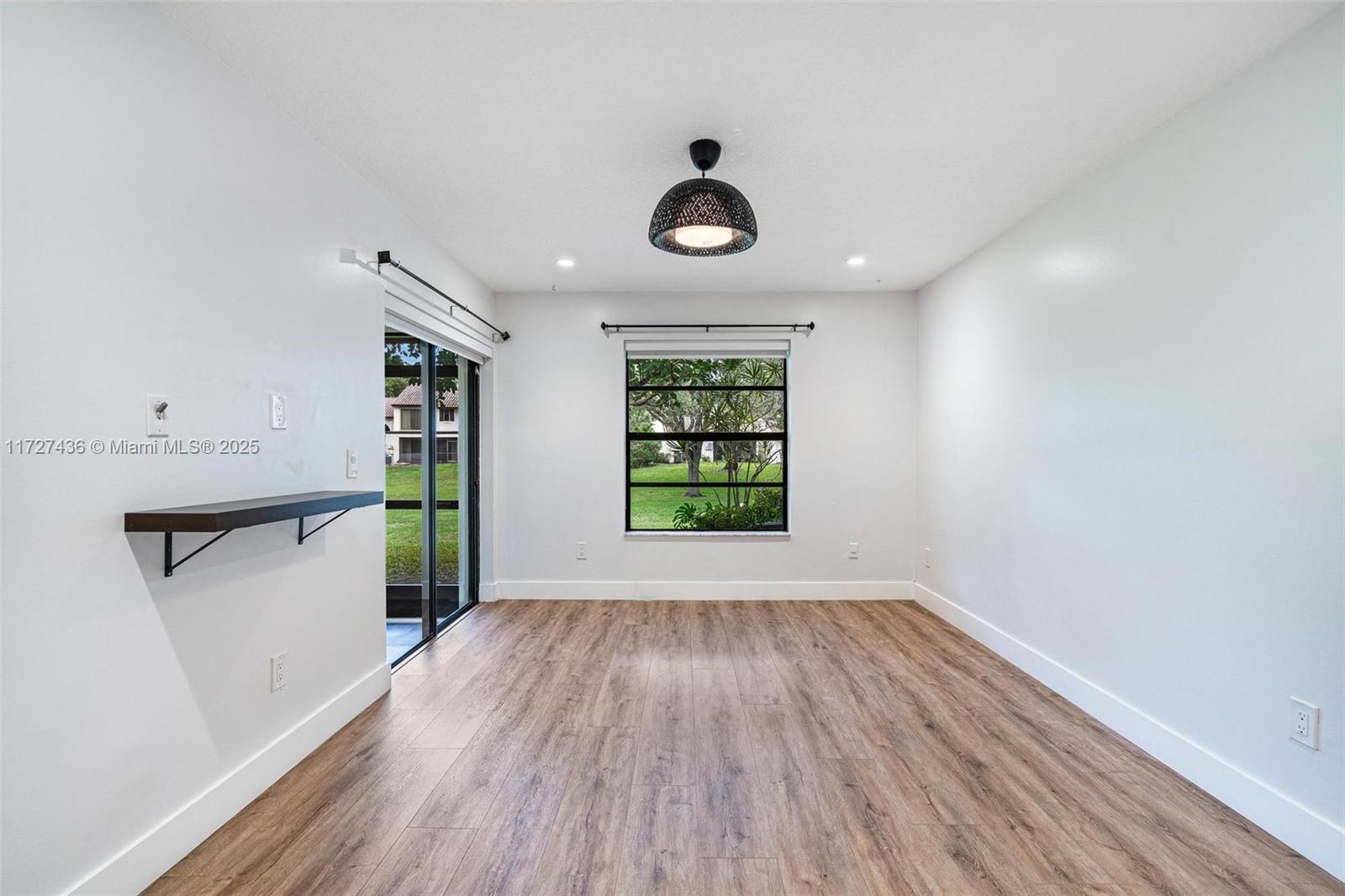 WINDWOOD UNIT I - Residential Lease