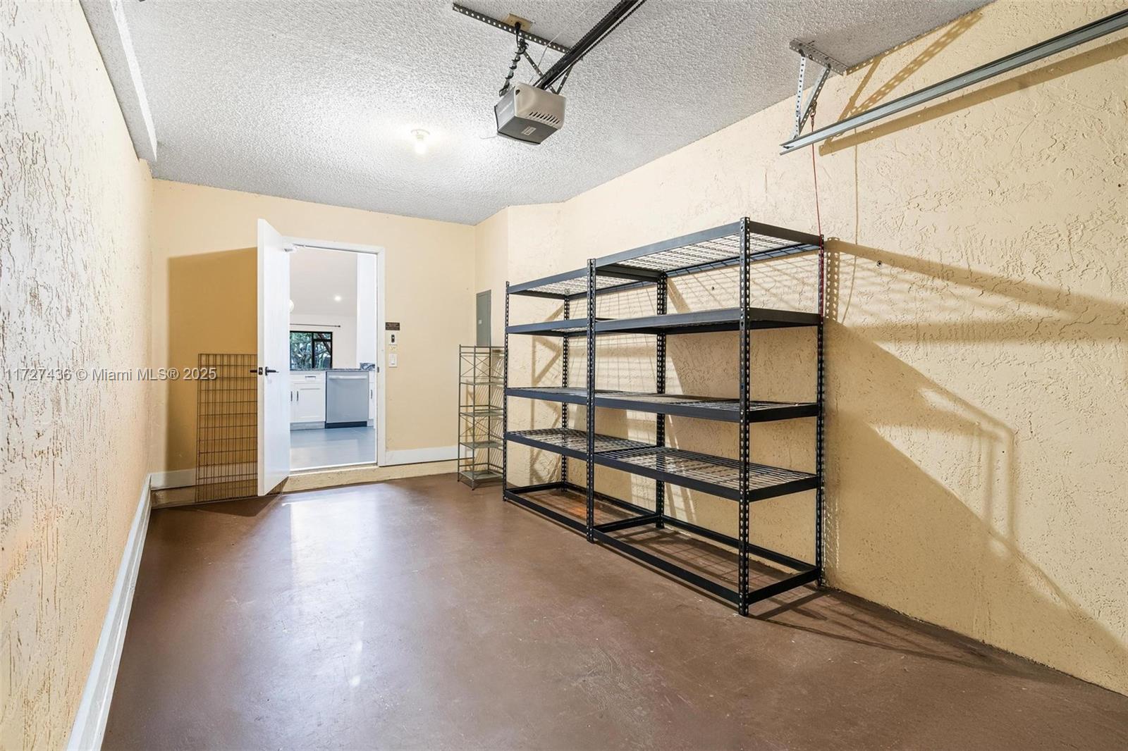 WINDWOOD UNIT I - Residential Lease