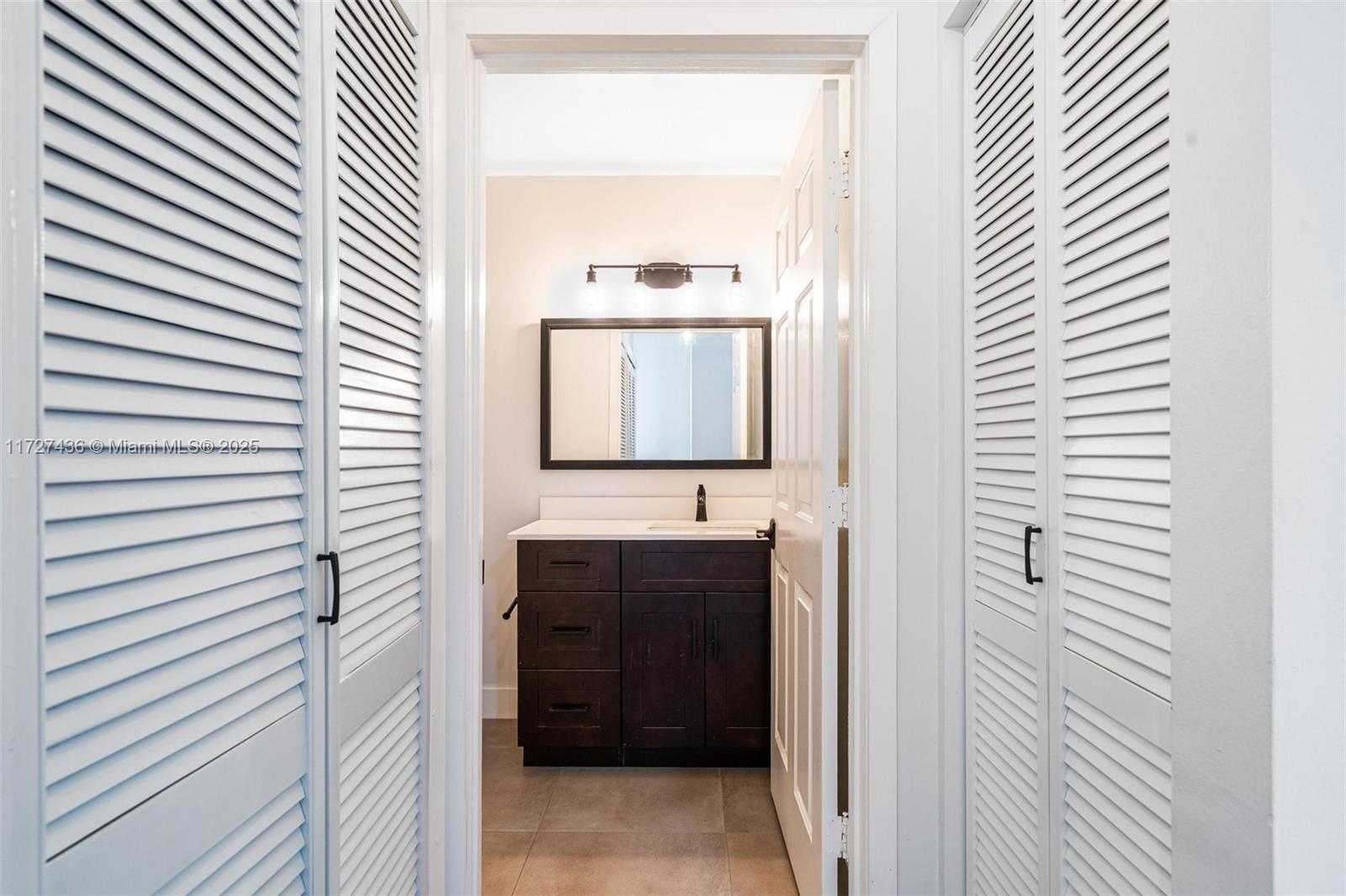 WINDWOOD UNIT I - Residential Lease