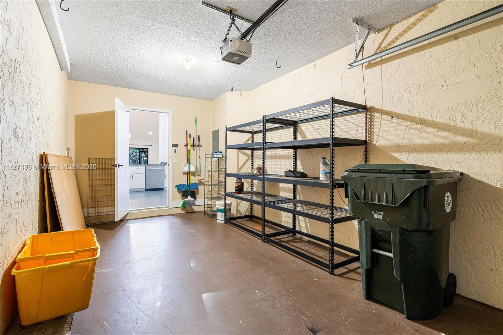 WINDWOOD UNIT I - Residential Lease