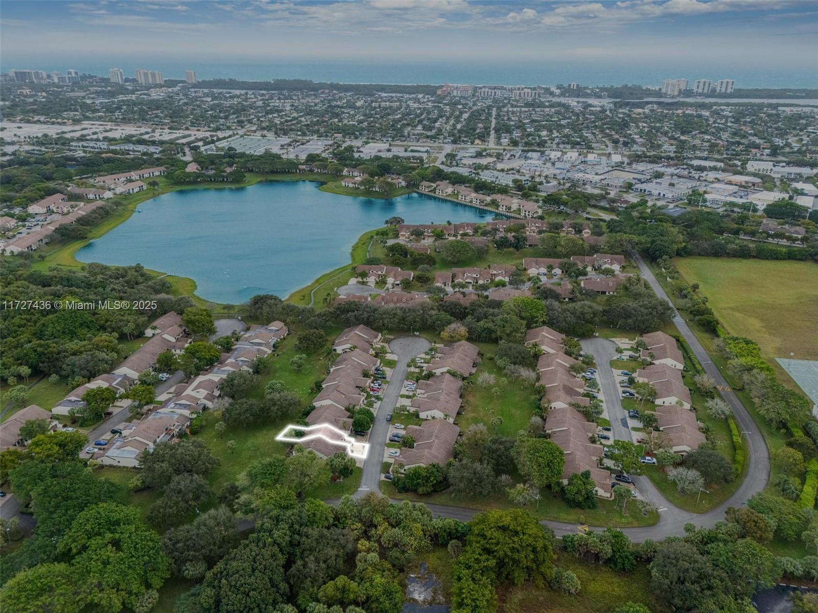 WINDWOOD UNIT I - Residential Lease