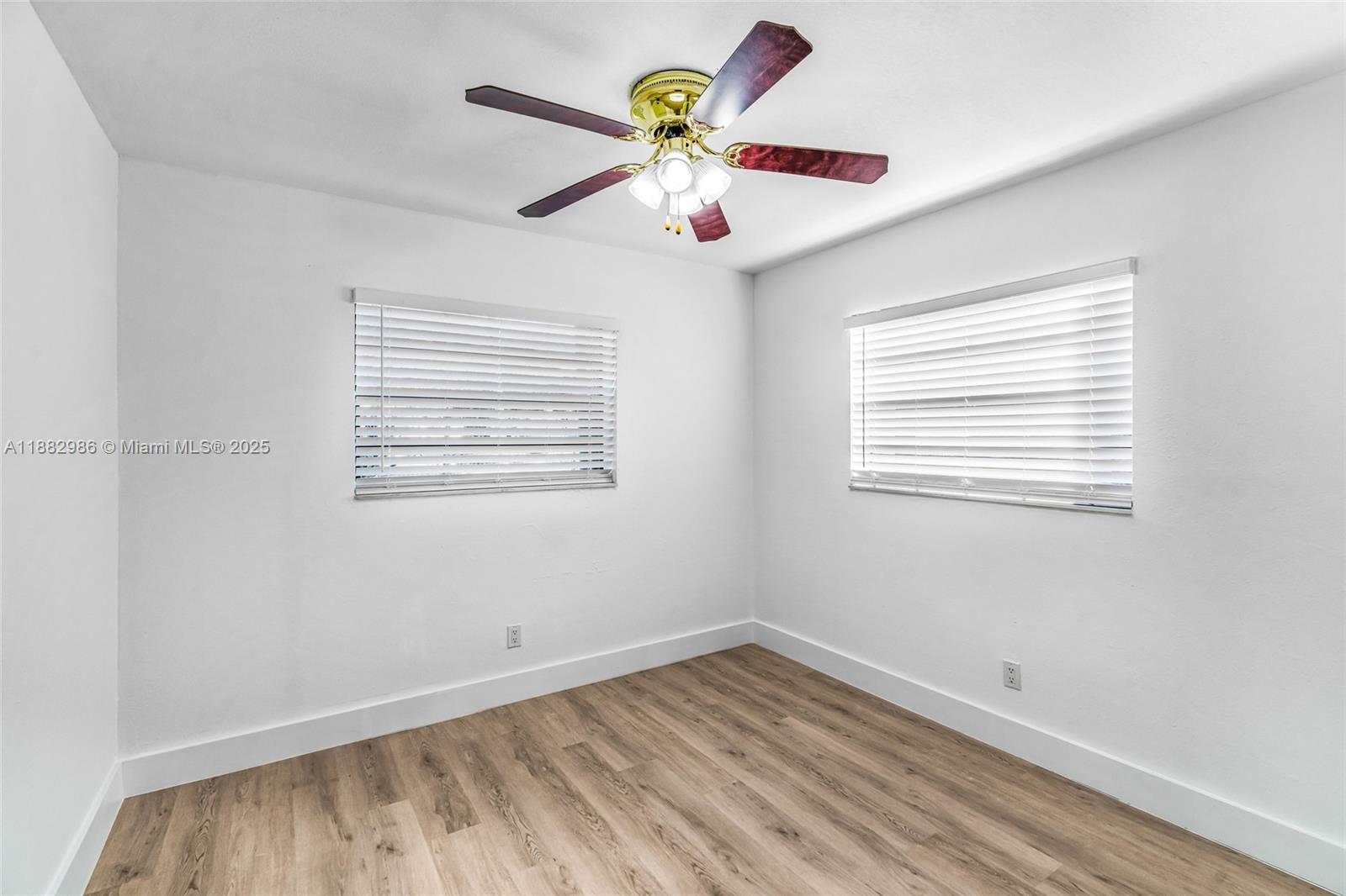 LARKDALE LAKE ESTATES - Residential