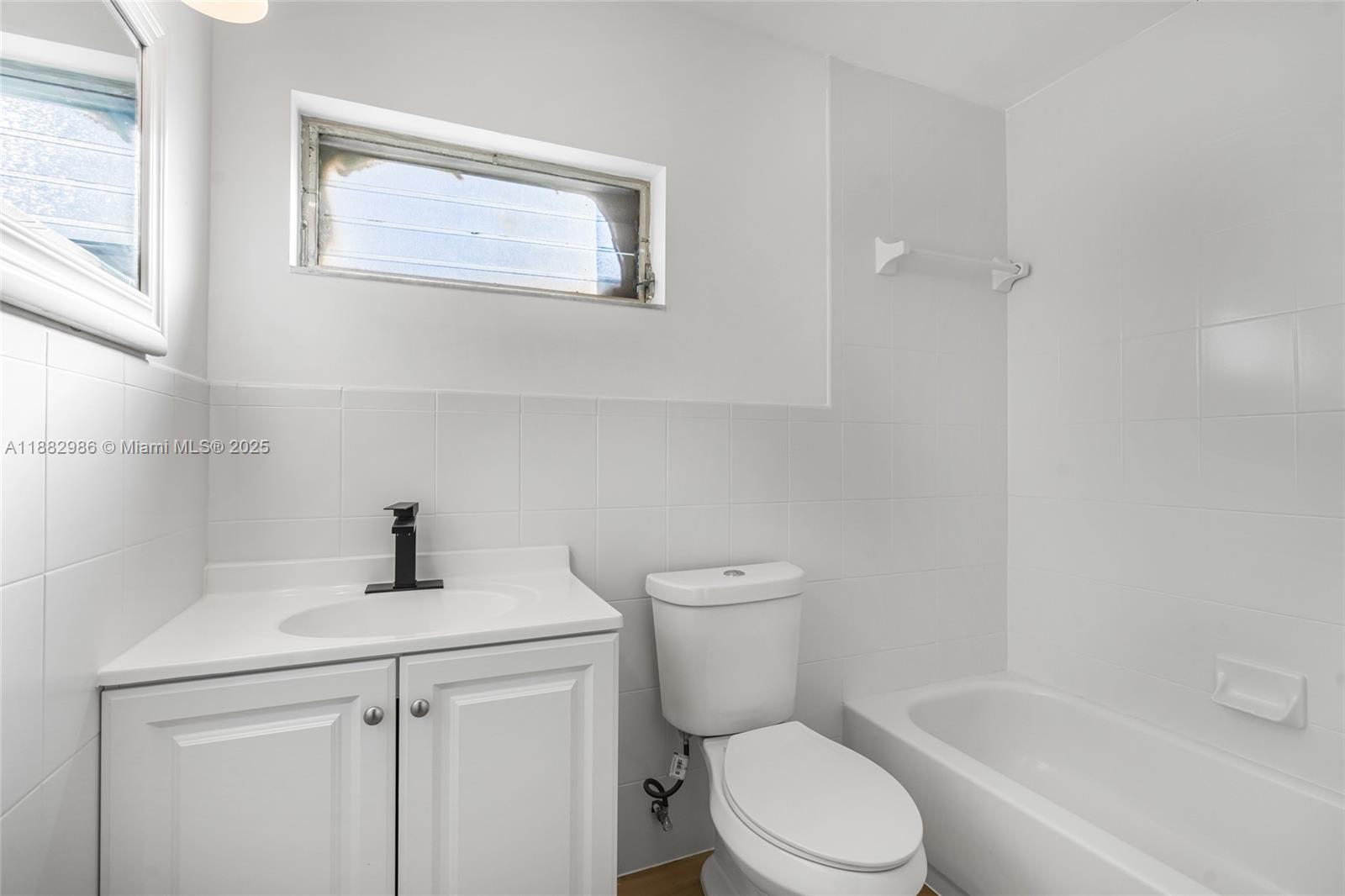 LARKDALE LAKE ESTATES - Residential