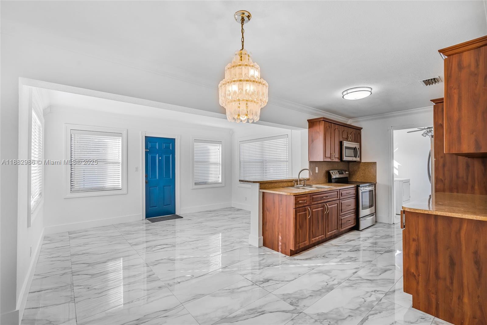 LARKDALE LAKE ESTATES - Residential