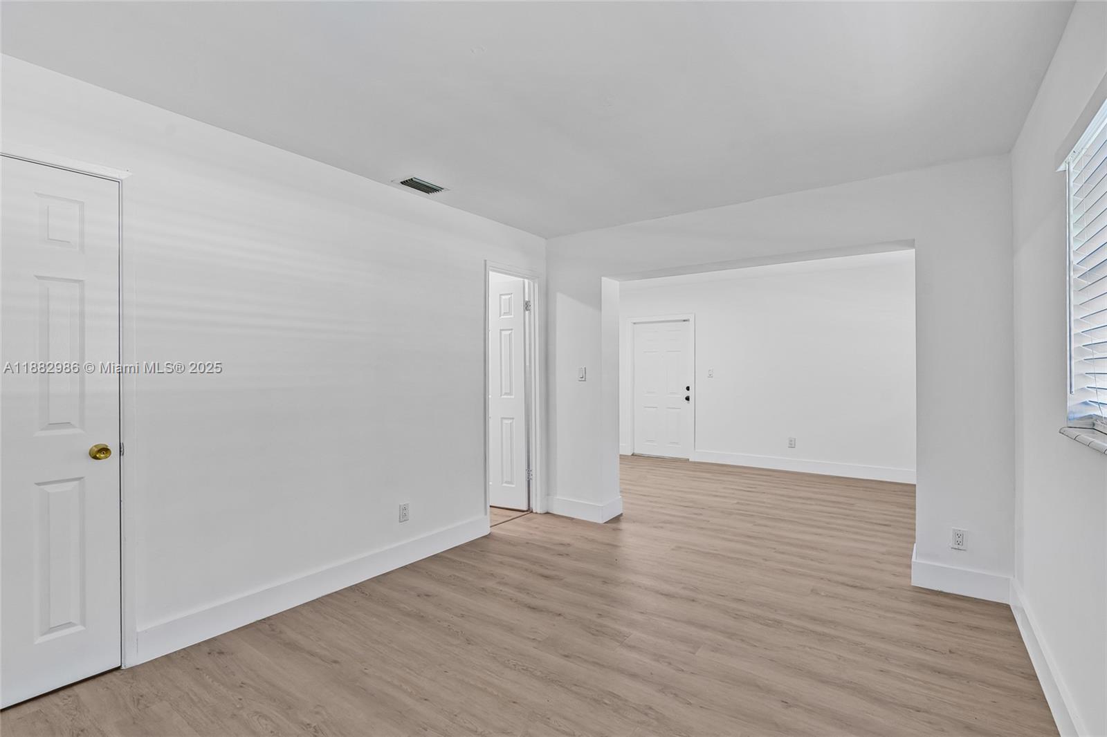 LARKDALE LAKE ESTATES - Residential