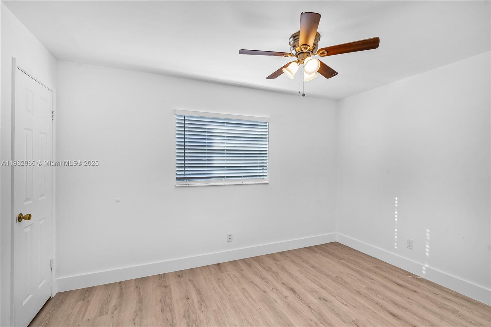 LARKDALE LAKE ESTATES - Residential