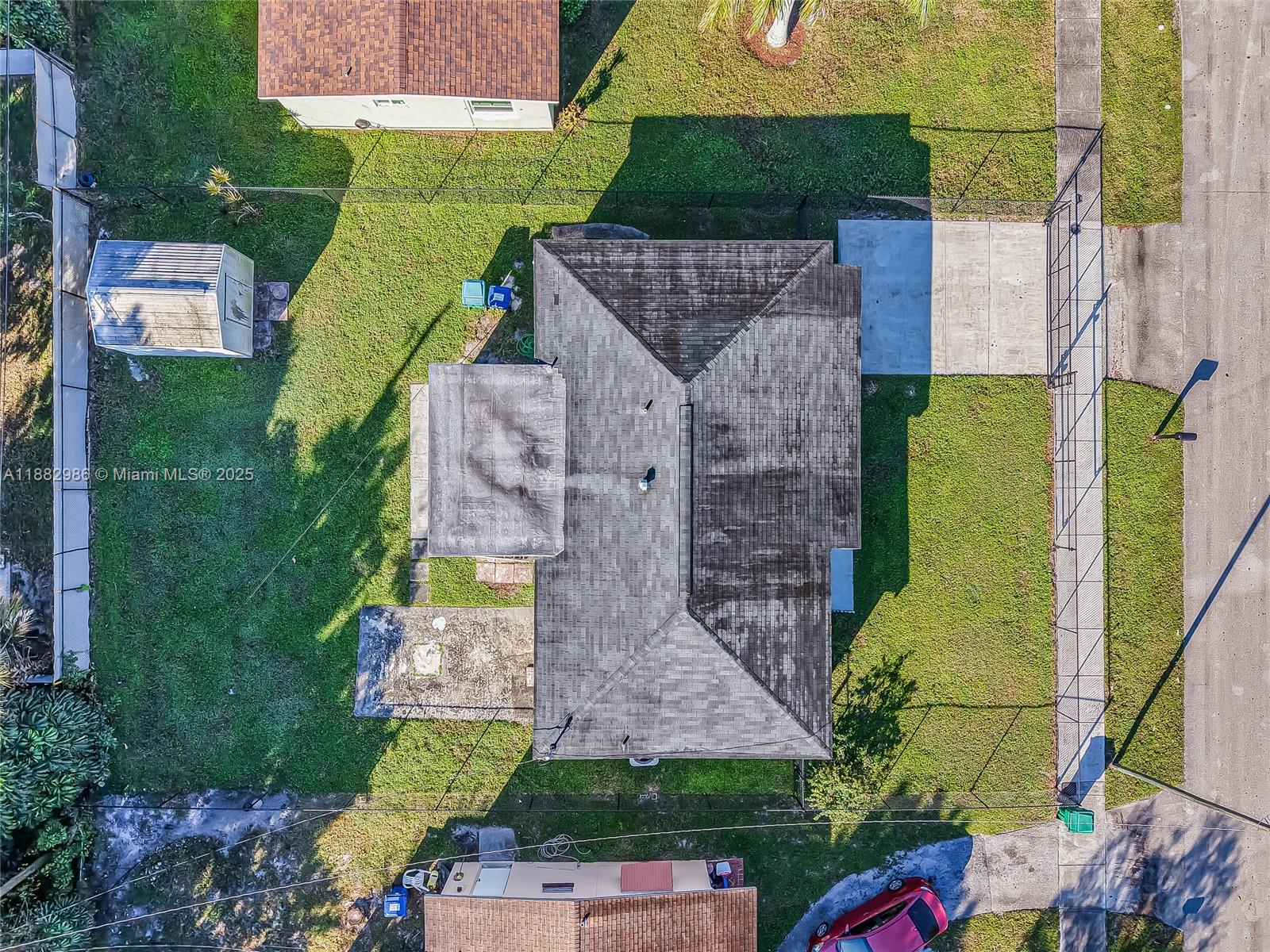 LARKDALE LAKE ESTATES - Residential