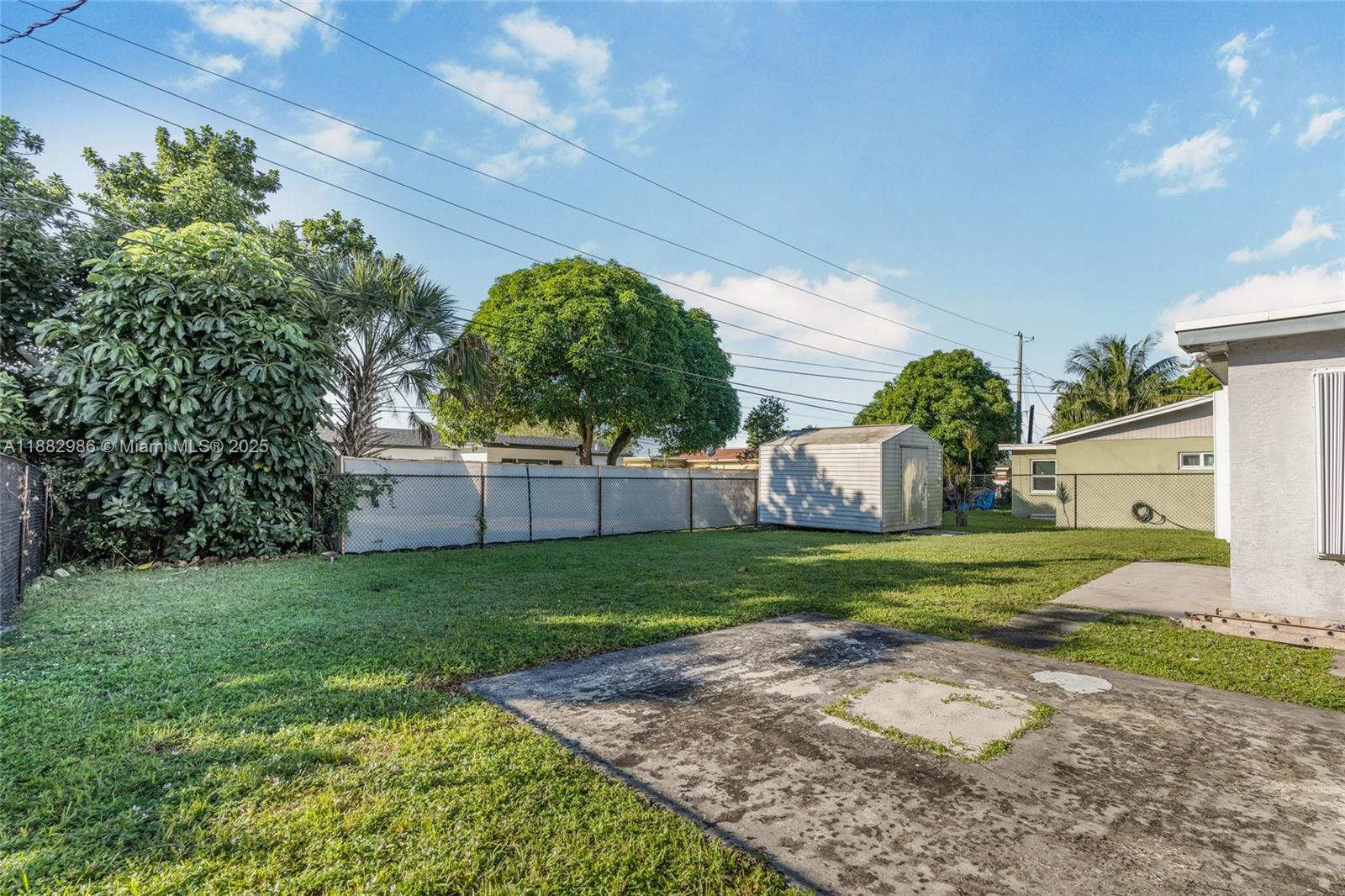 LARKDALE LAKE ESTATES - Residential