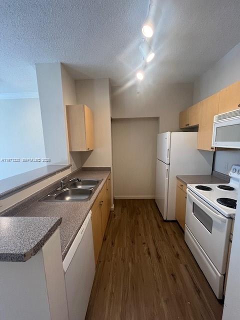 View photos, virtual tours, details... 1900 Van Buren St 120B