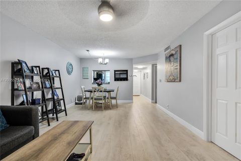 Photo of 3777 NW 78th Ave #15A, Davie, FL 33024 (MLS # A12005525)