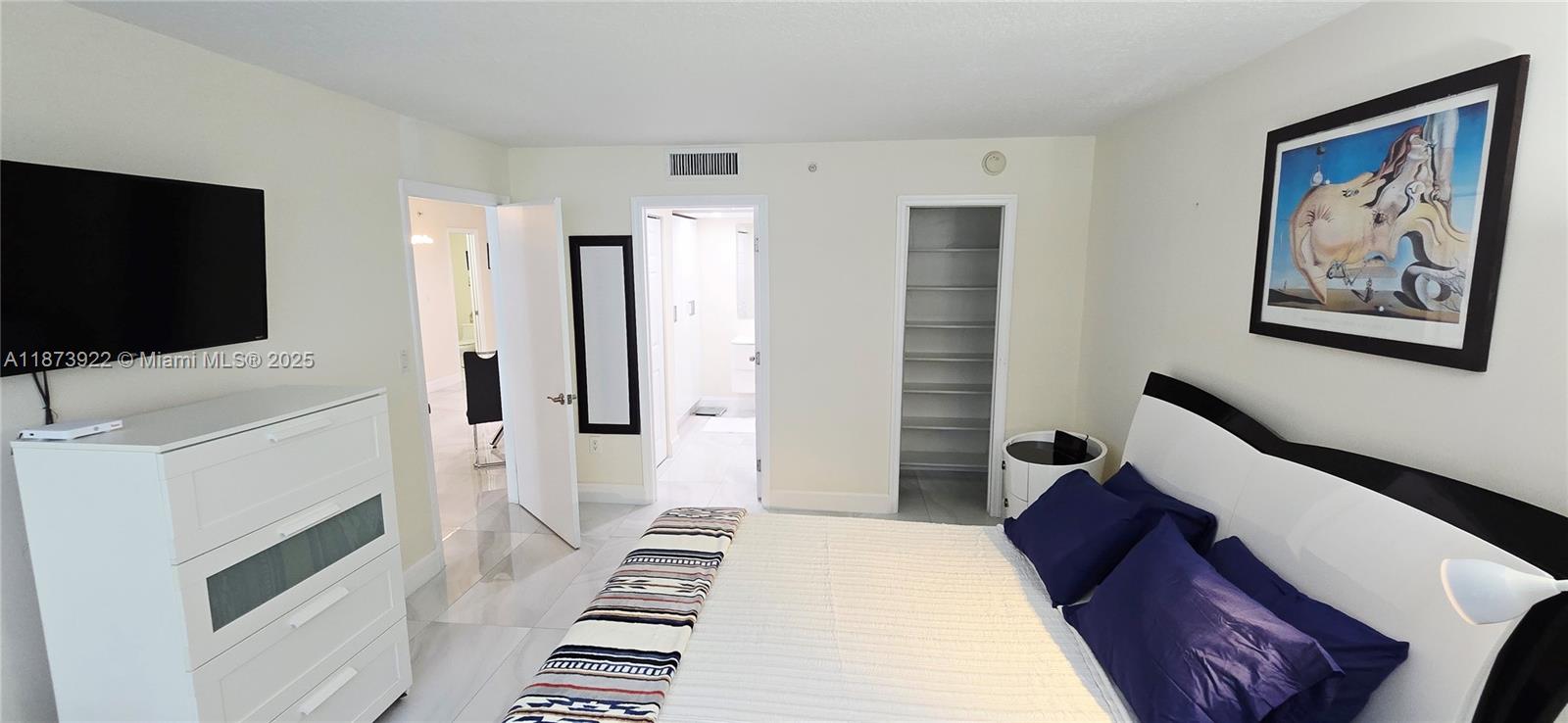 6917 Collins Ave 1212