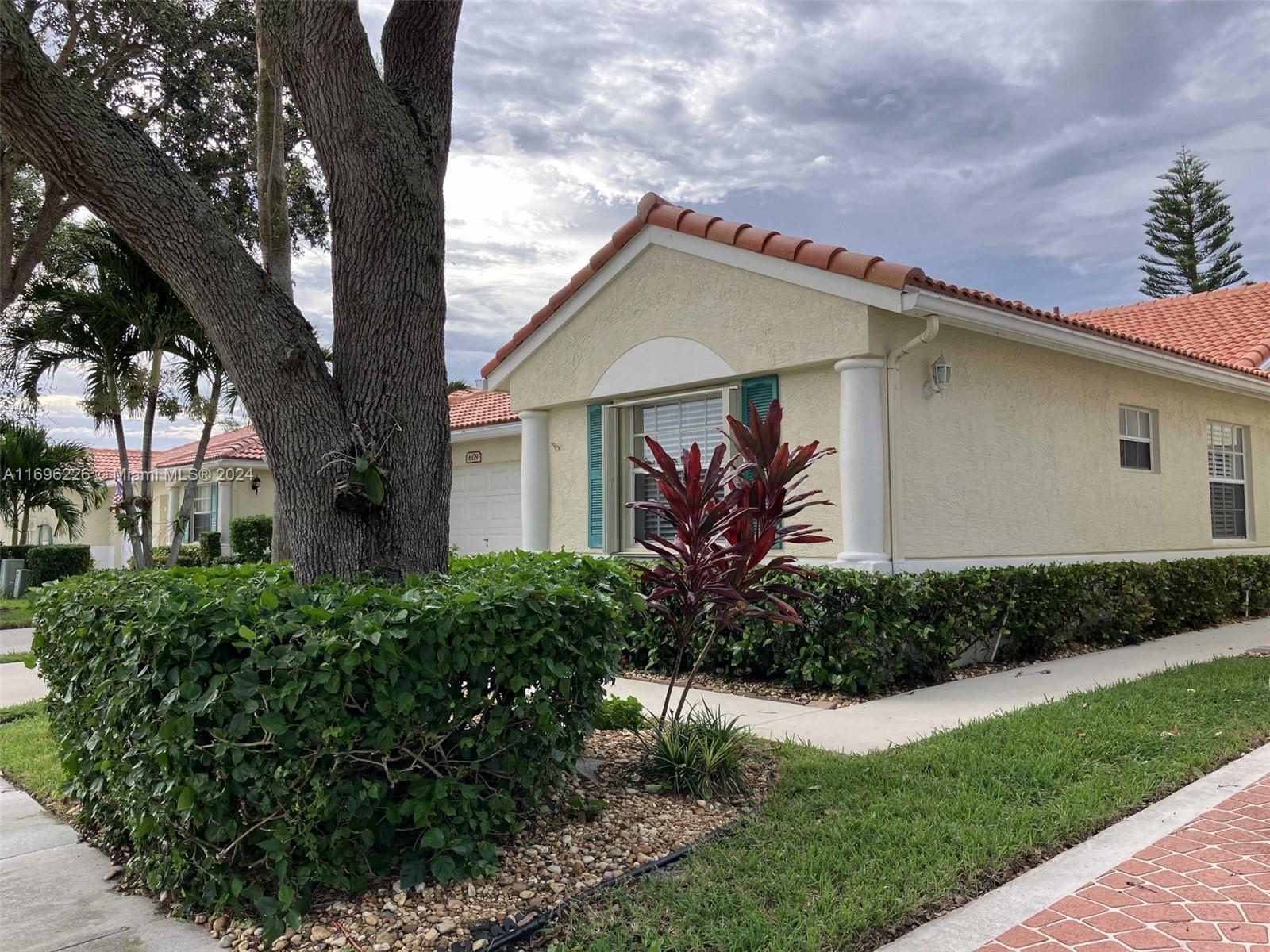 6175 Floral Lakes Dr, Delray Beach, Broward County, Florida - 3 Bedrooms  
2 Bathrooms - 