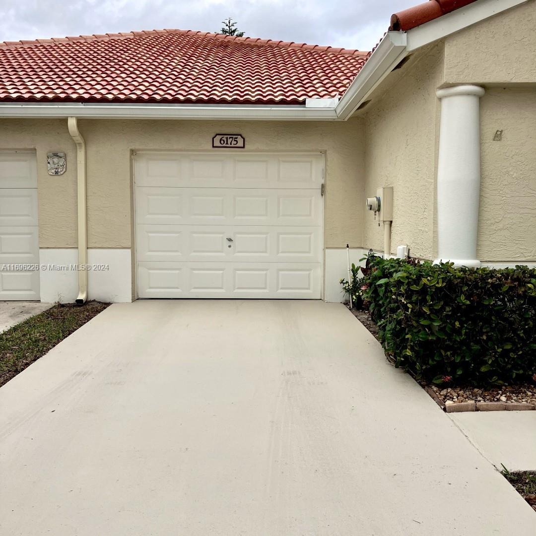 FLORAL LAKES 1 - Residential