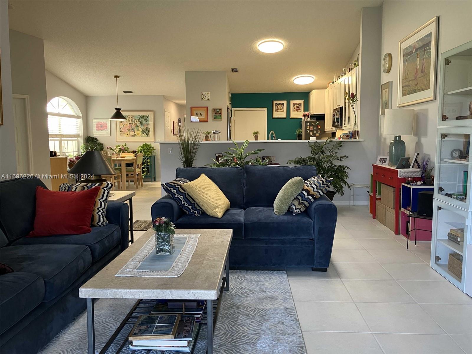 FLORAL LAKES 1 - Residential