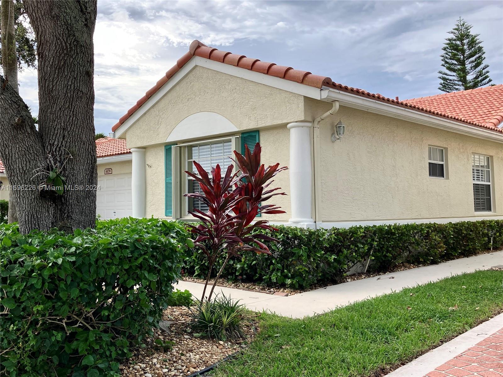 6175 Floral Lakes Dr, Delray Beach, Broward County, Florida - 3 Bedrooms  
2 Bathrooms - 