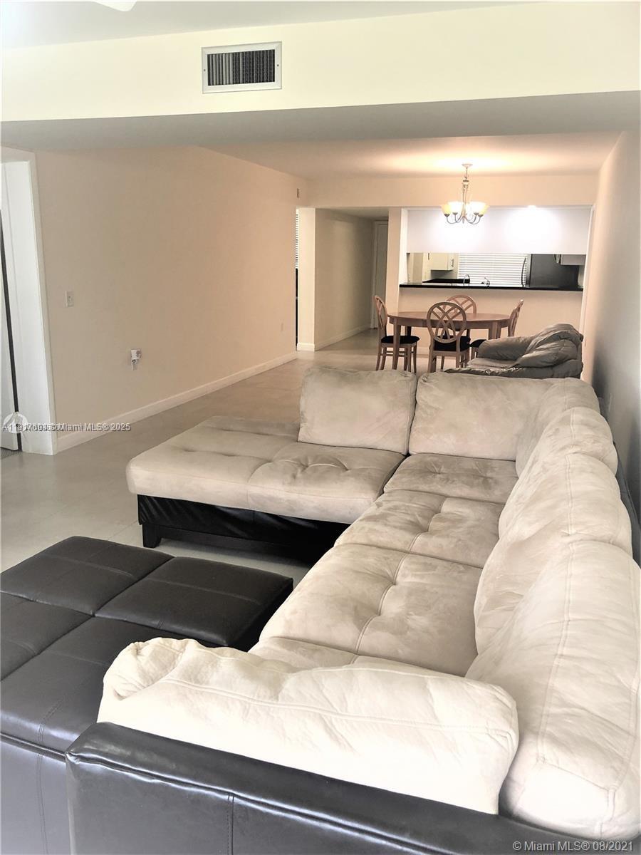 CONDO 21 OF WHITEHALL CON - Residential Lease