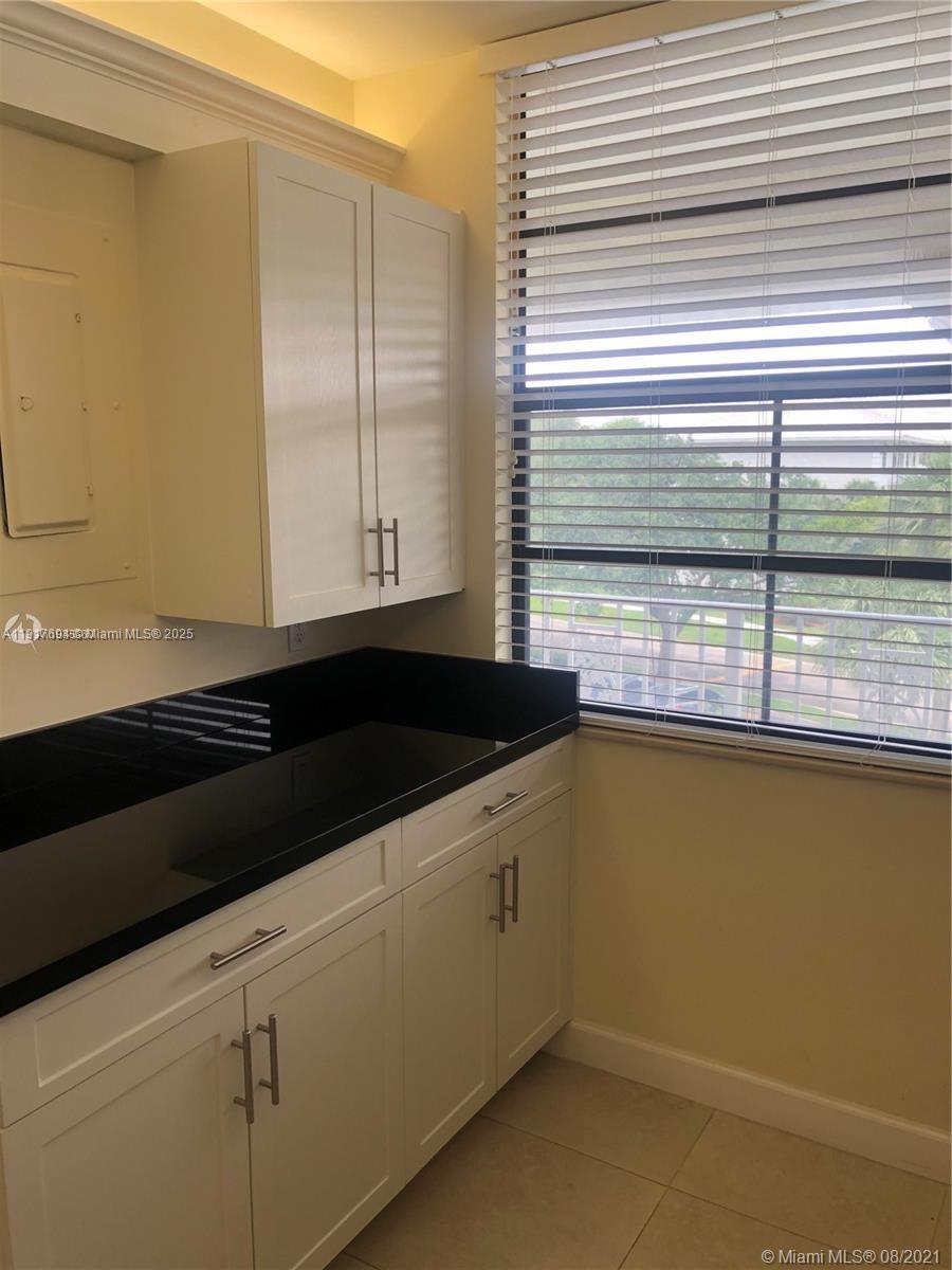 CONDO 21 OF WHITEHALL CON - Residential Lease