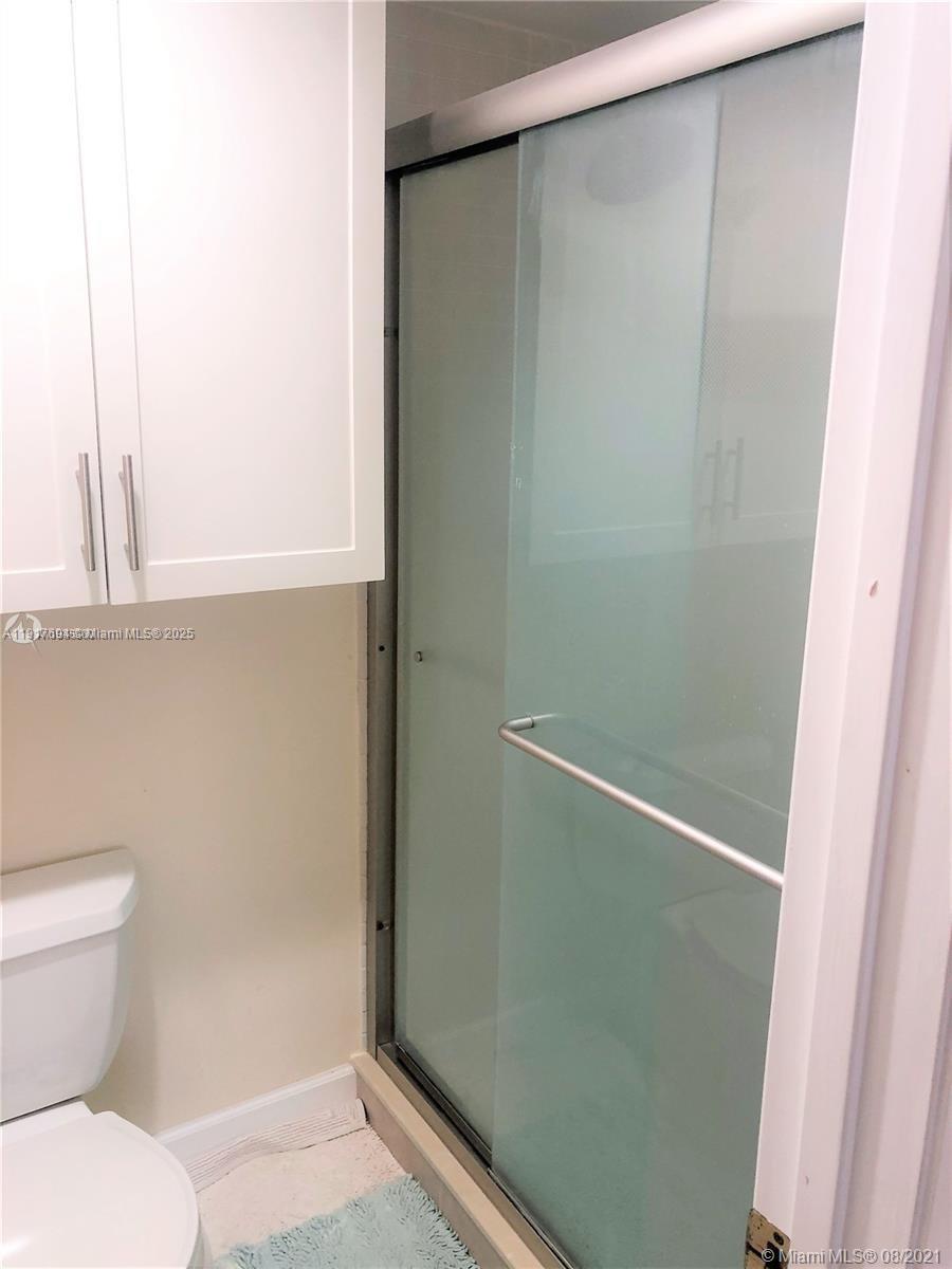 CONDO 21 OF WHITEHALL CON - Residential Lease