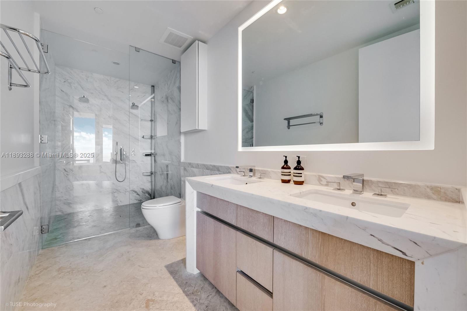 CLUB RESIDENCES AT PARK G - Residential