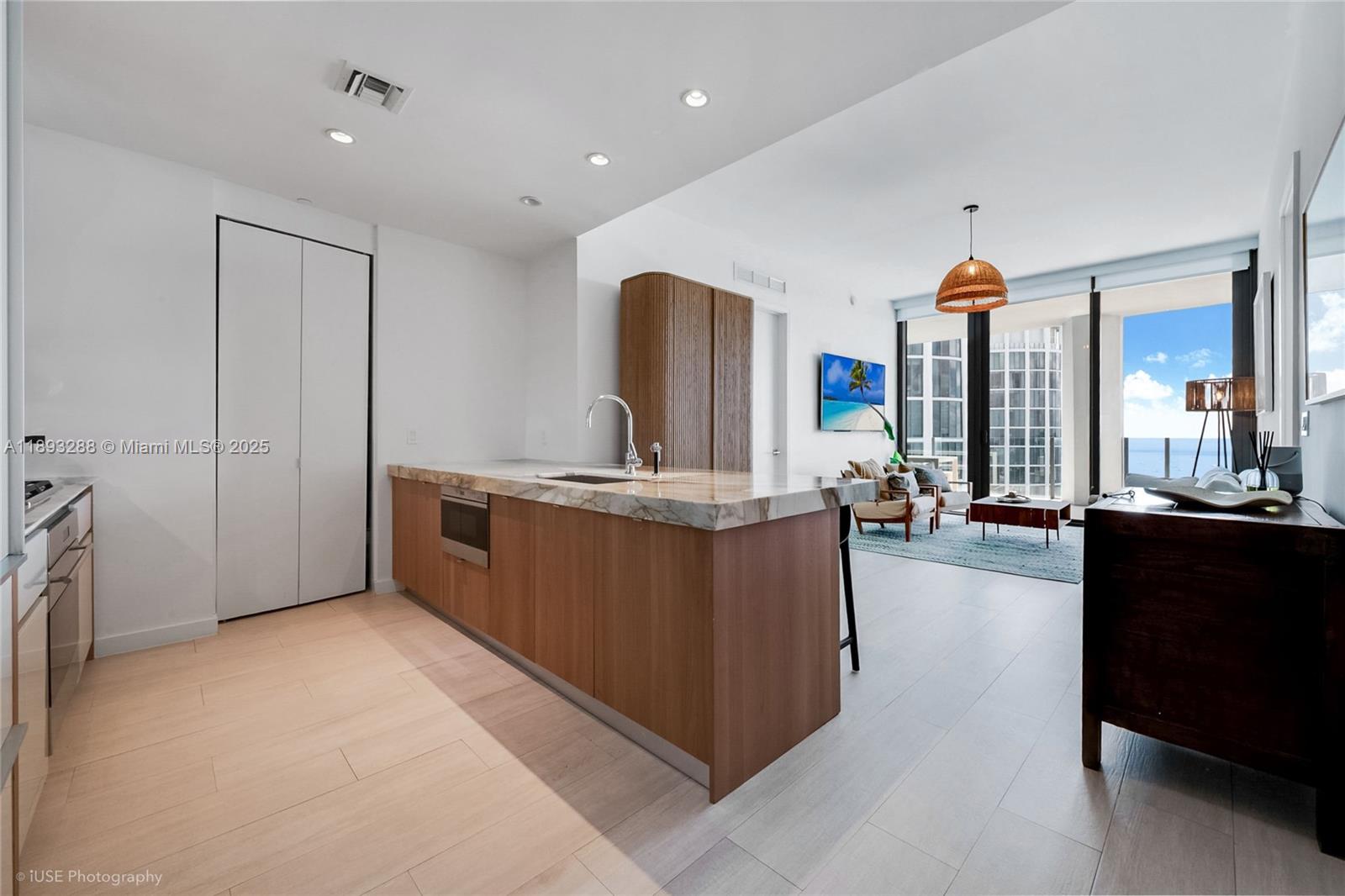 CLUB RESIDENCES AT PARK G - Residential