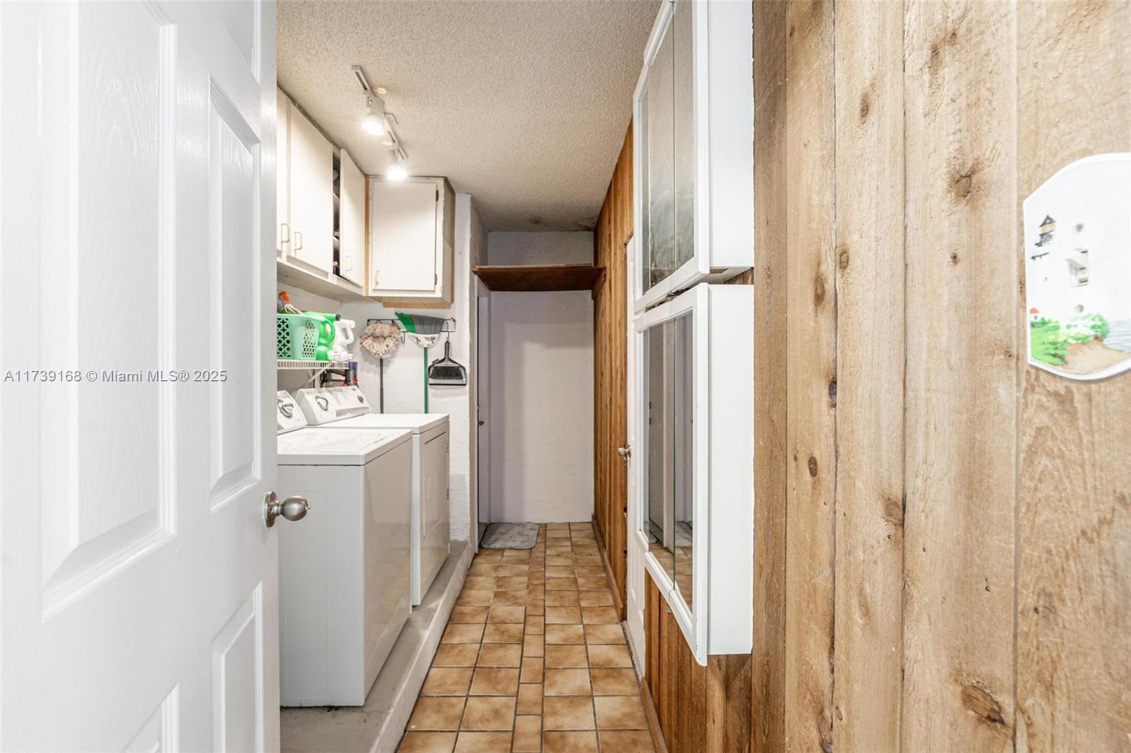 ROYAL PALM POINTE - Residential