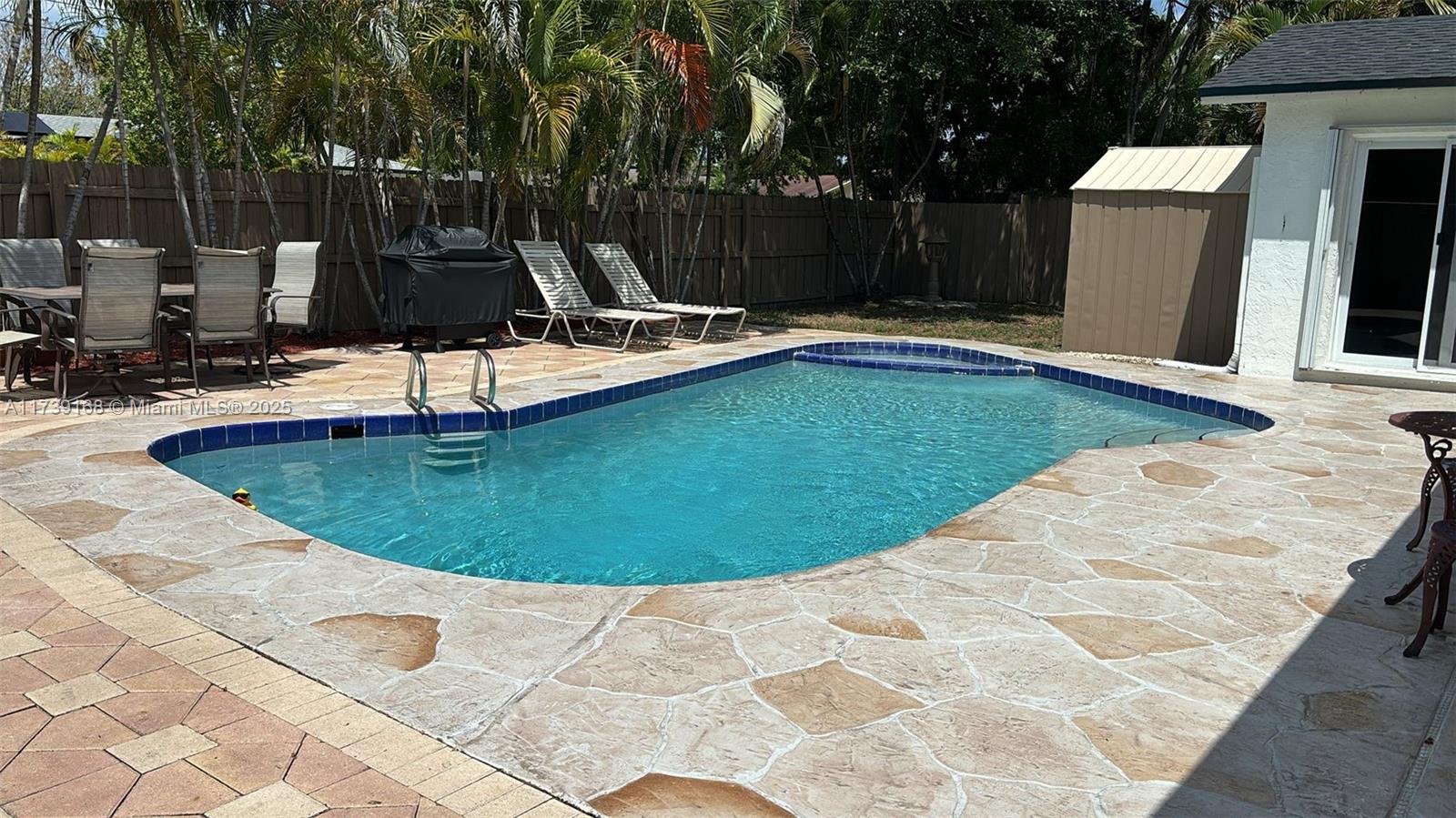 ROYAL PALM POINTE - Residential