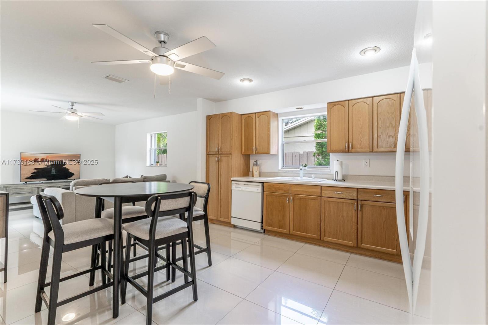 ROYAL PALM POINTE - Residential