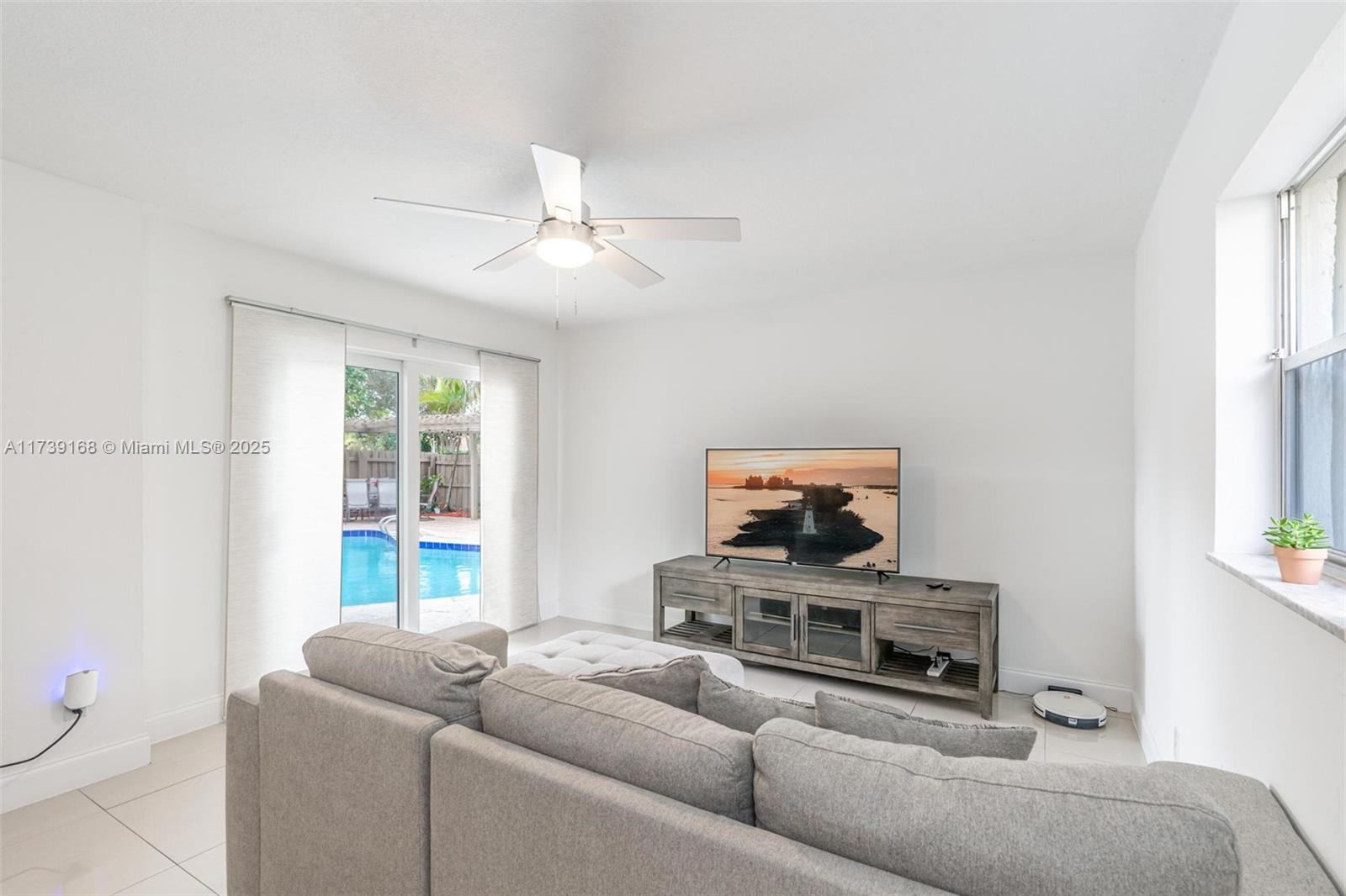 ROYAL PALM POINTE - Residential