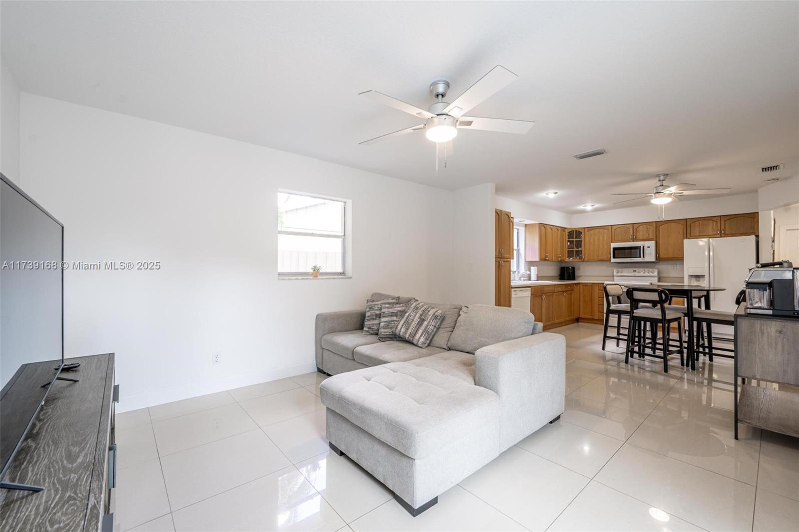 ROYAL PALM POINTE - Residential